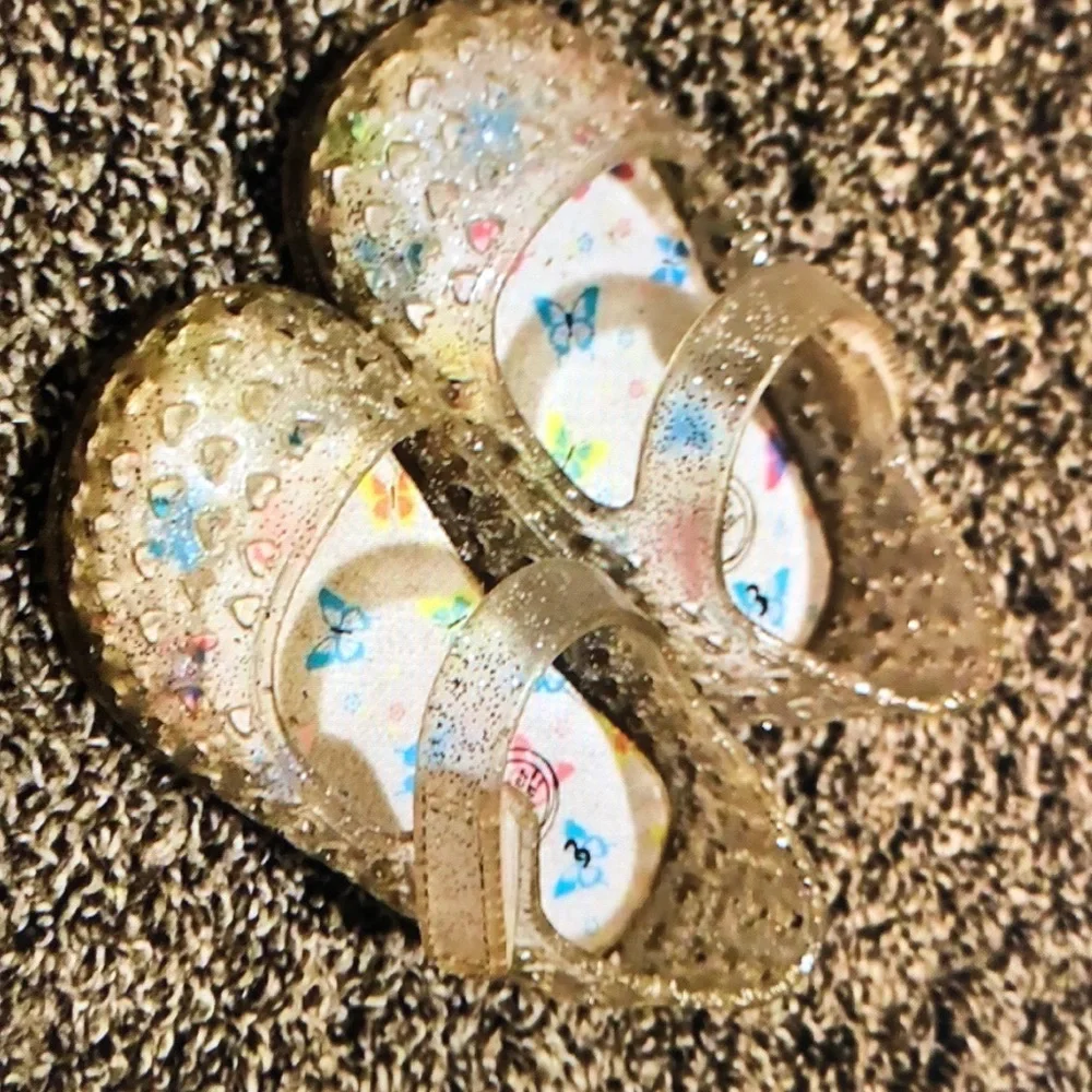 Transparent hole clear jelly shoes